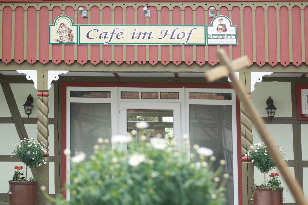 Cafe Im Hof- Bed & Breakfast Streufdorf Exterior photo