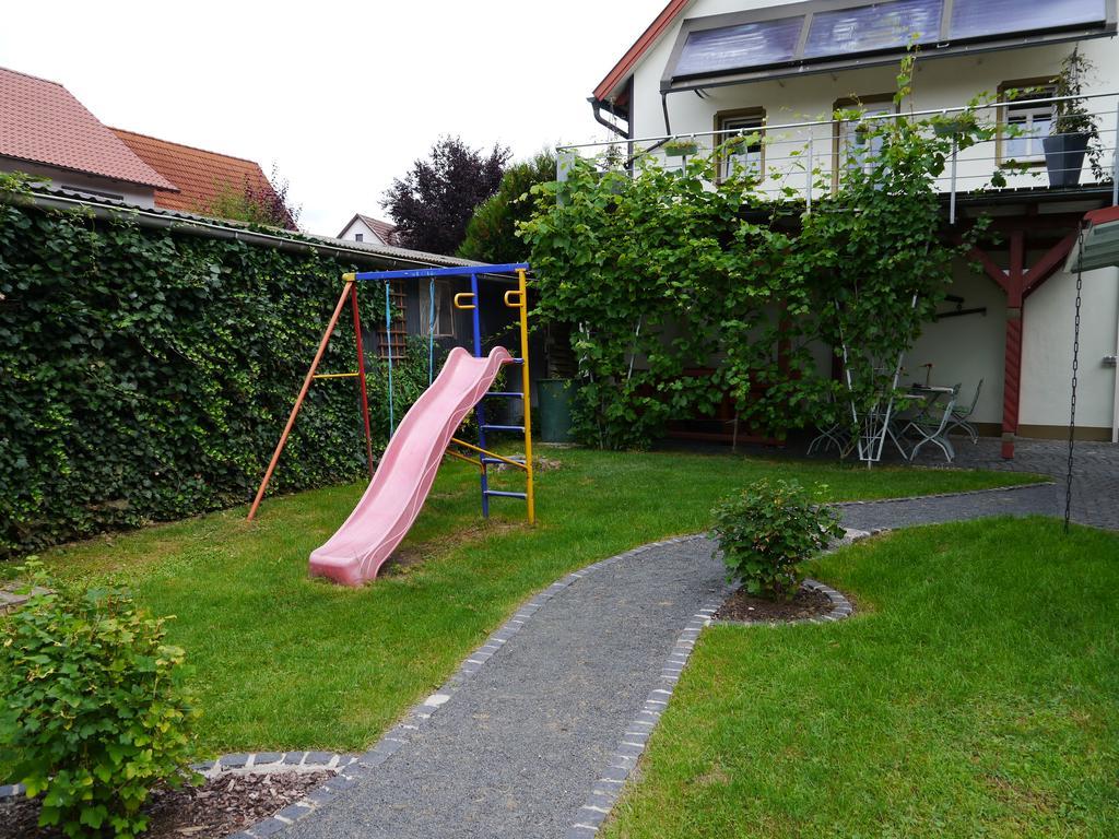 Cafe Im Hof- Bed & Breakfast Streufdorf Exterior photo
